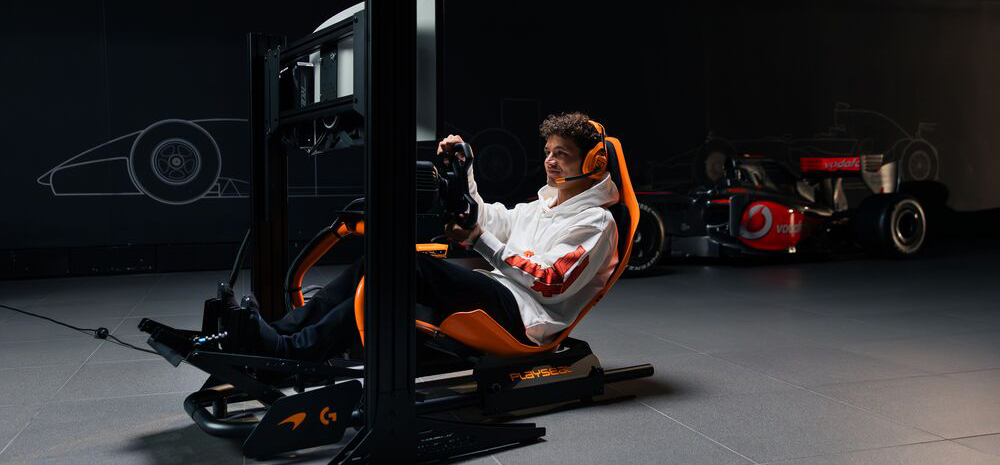 _Formula-Instinct-McLaren-Racing-Edition-LIFE-Lando-Right-Angled-Medium