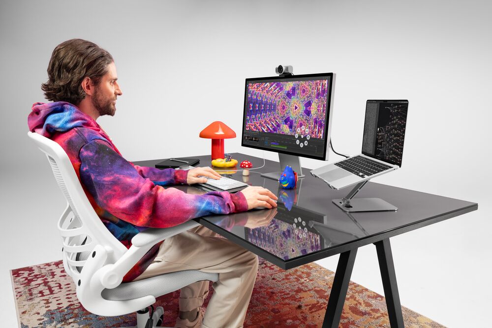 Low_Resolution_JPG-MX Master 4 LIFE White Silver FULLDESK ACTION